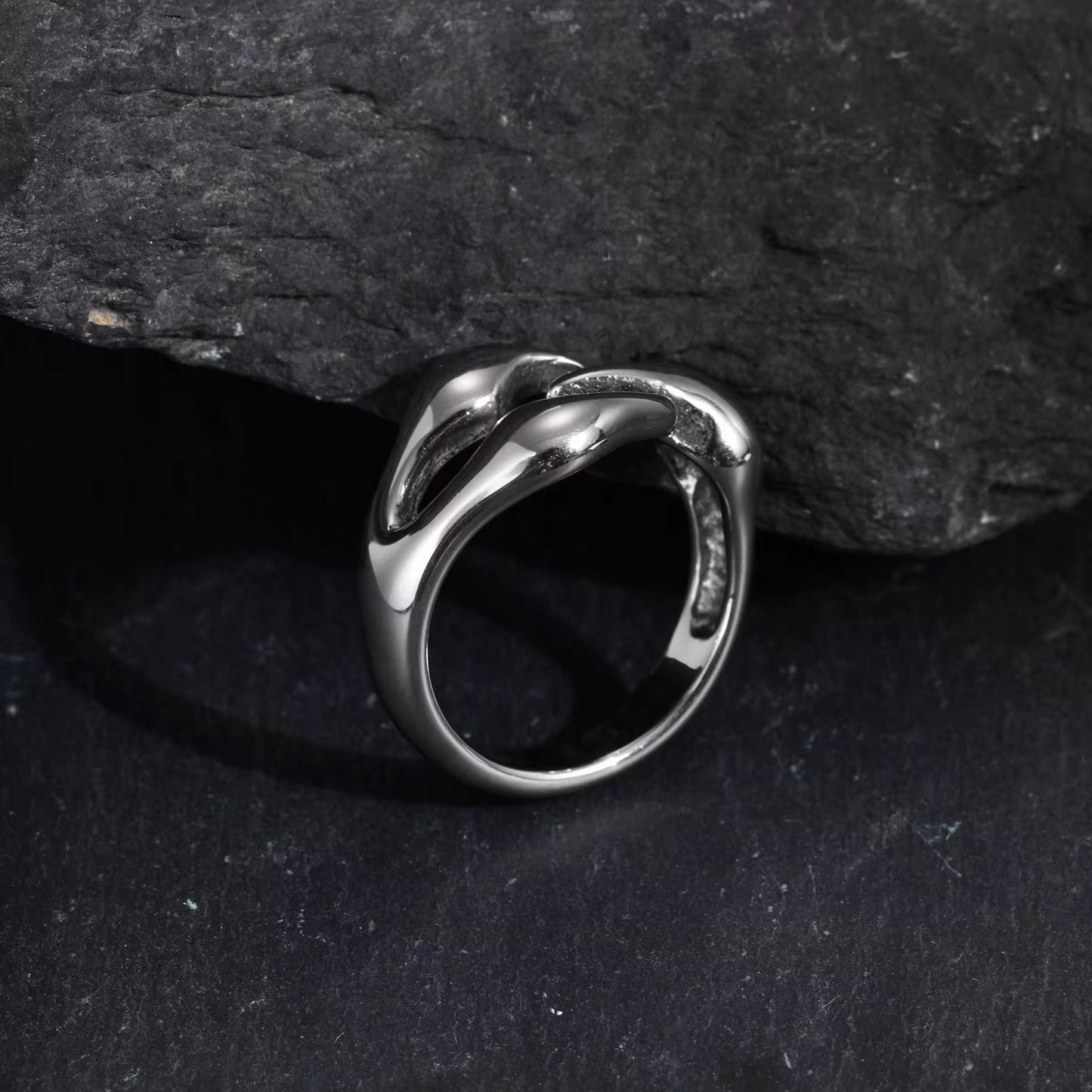 Bague Venom - Esthétique Froide