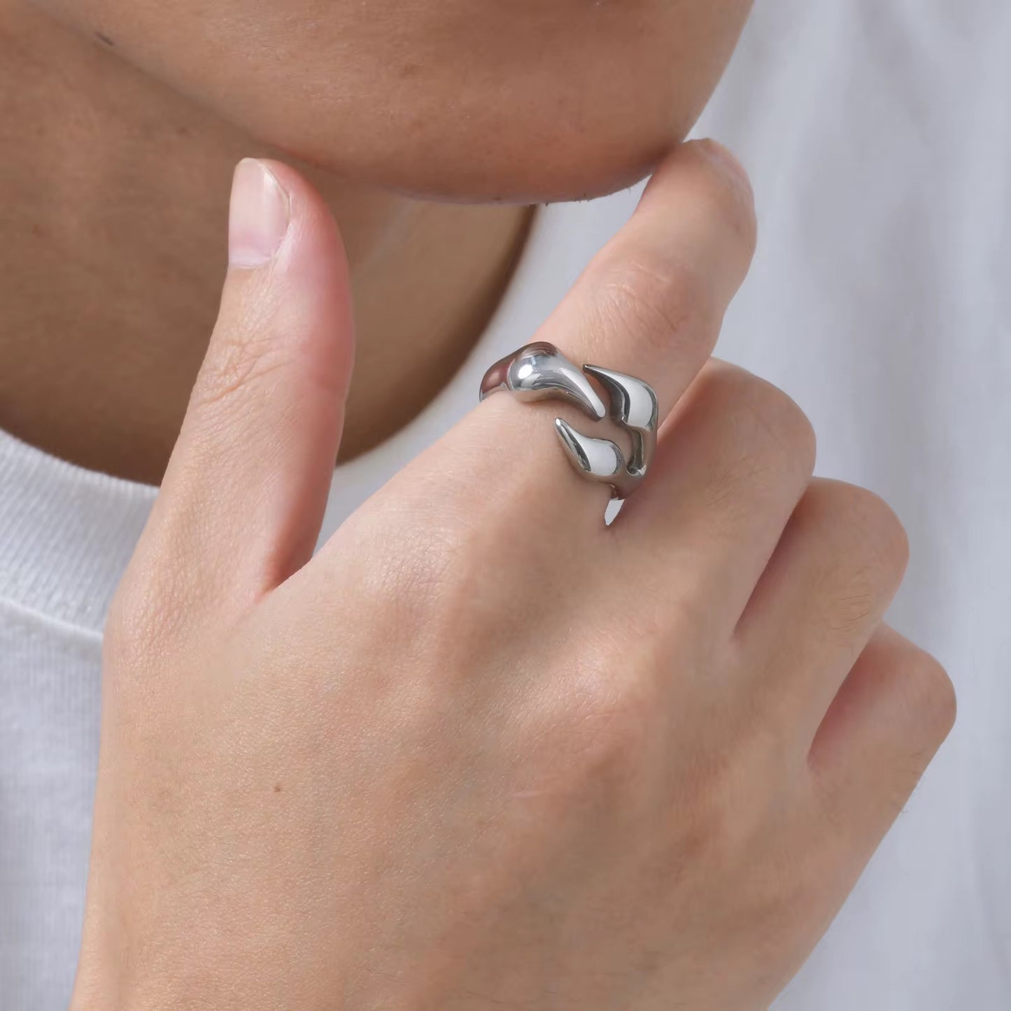 Bague Venom - Esthétique Froide