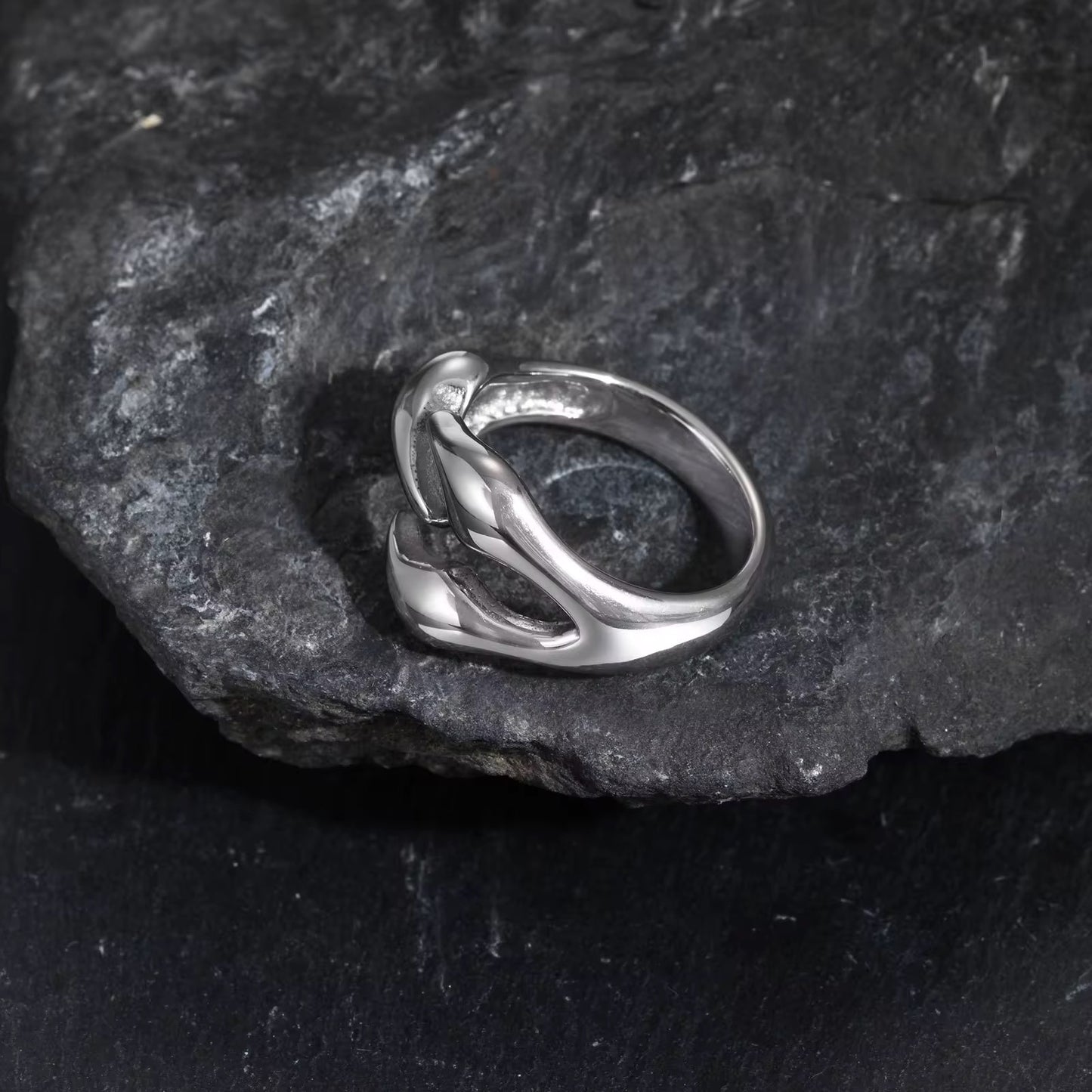 Bague Venom - Esthétique Froide