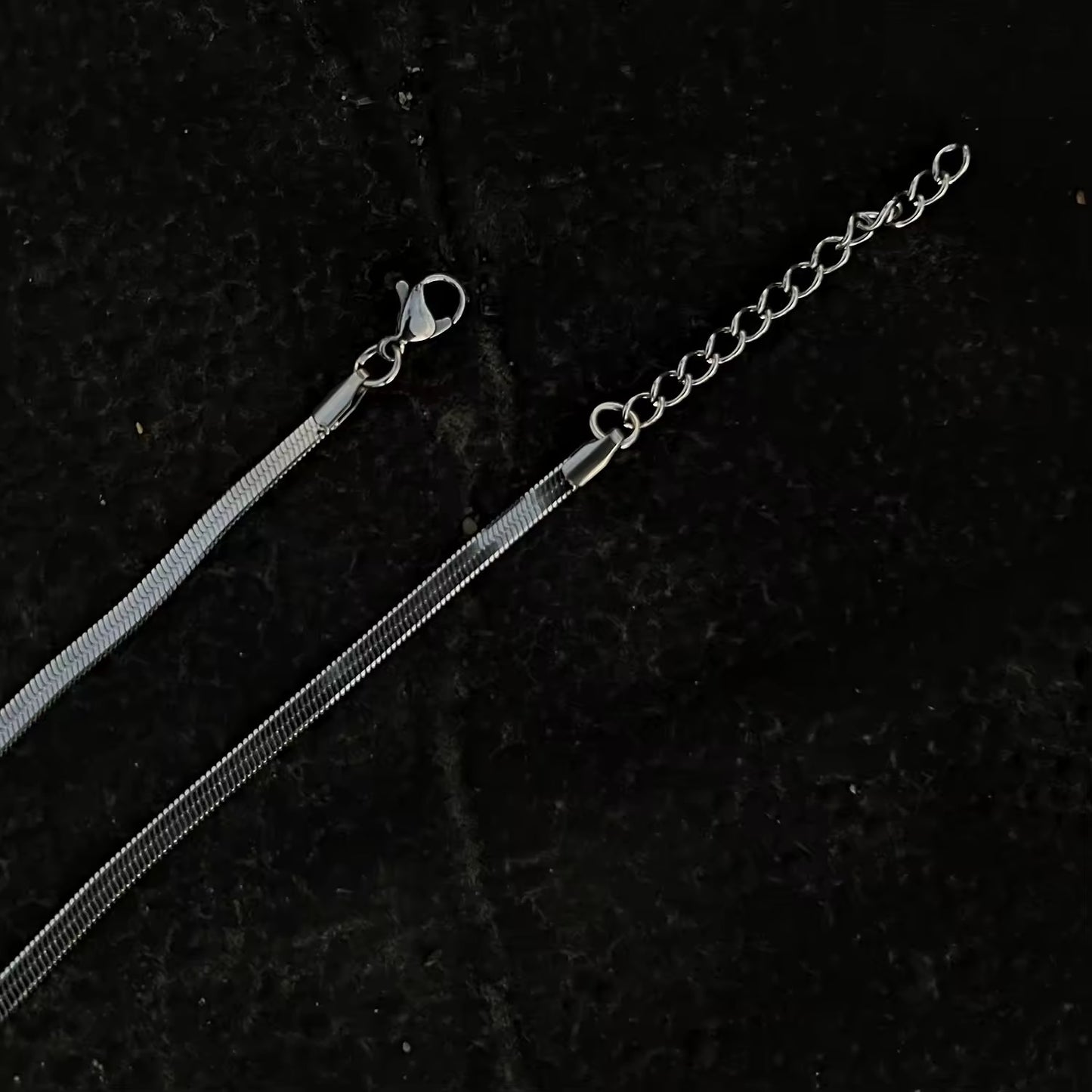 Chaîne Serpent Fine pour Homme – Bijou Moderne et Raffiné